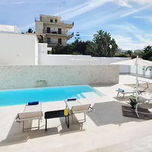 Mediterranea - Seaview, Pool & Garden Appartement